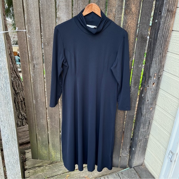 Travelsmith Black Ruched Mock Neck Long Sleeve Dress Sz L Petite - Picture 10 of 13